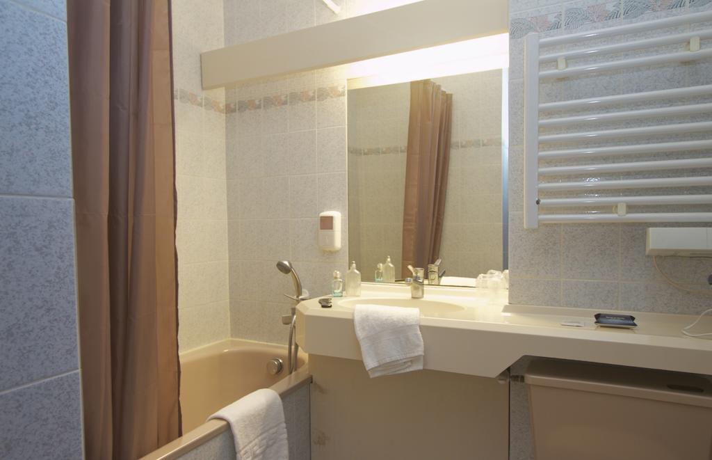Hotel Sully Nogent-le-Rotrou Quarto foto