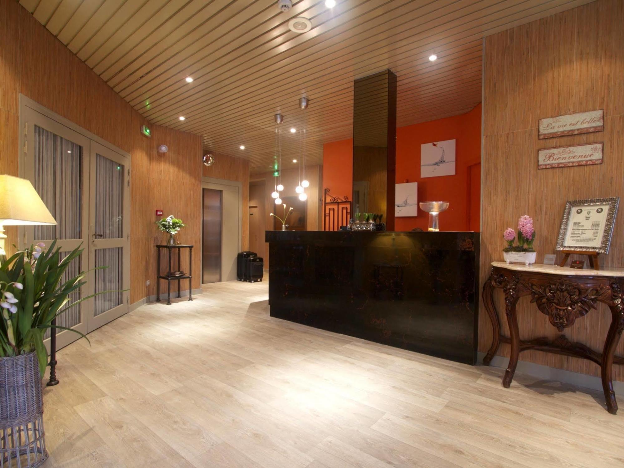 Hotel Sully Nogent-le-Rotrou Exterior foto